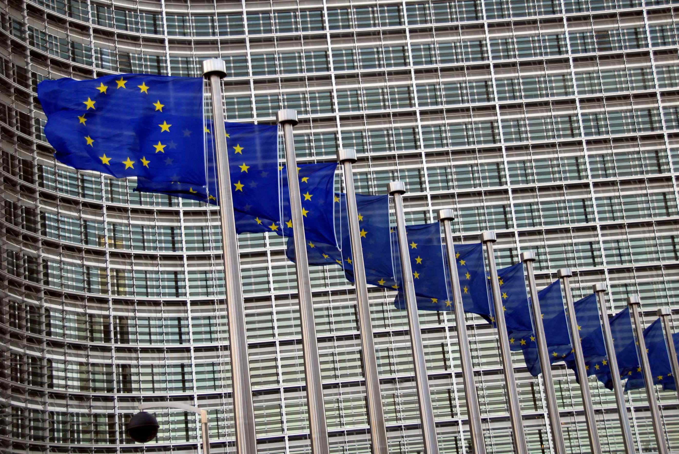 Drapeaux européens devant le Berlaymont